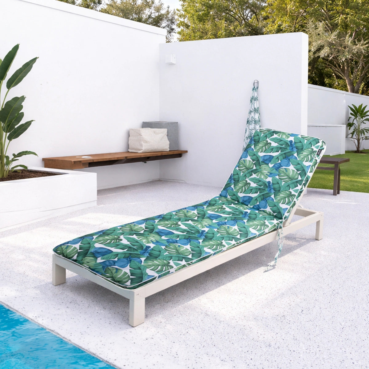Mojo MJOC0118 Leaf Outdoor Sunlounge Cushion – tropical leaf print UV-resistant cushion for outdoor sun loungers